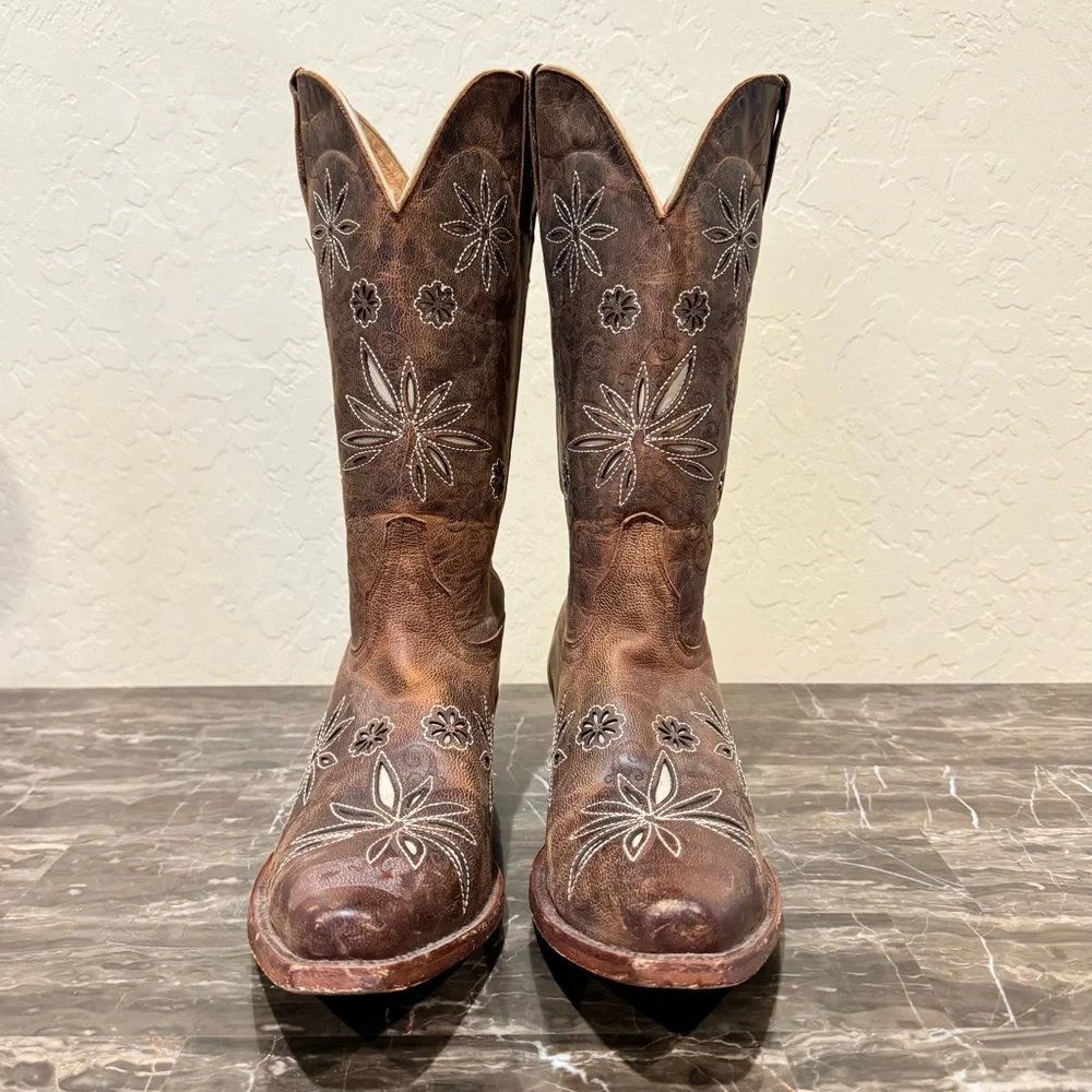 Shyanne Daisy Mae Leather Floral Overlay Cowboy Boots - Picture 6 of 14